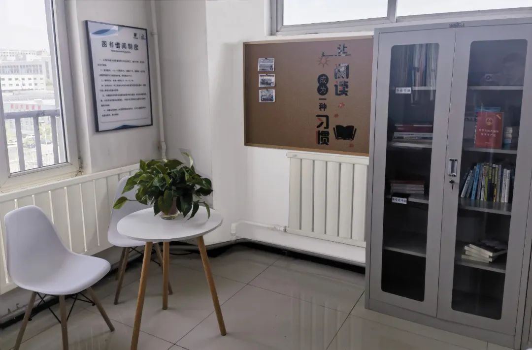 讓閱讀成為一種習(xí)慣，鞍山易興“讀書角”亮相